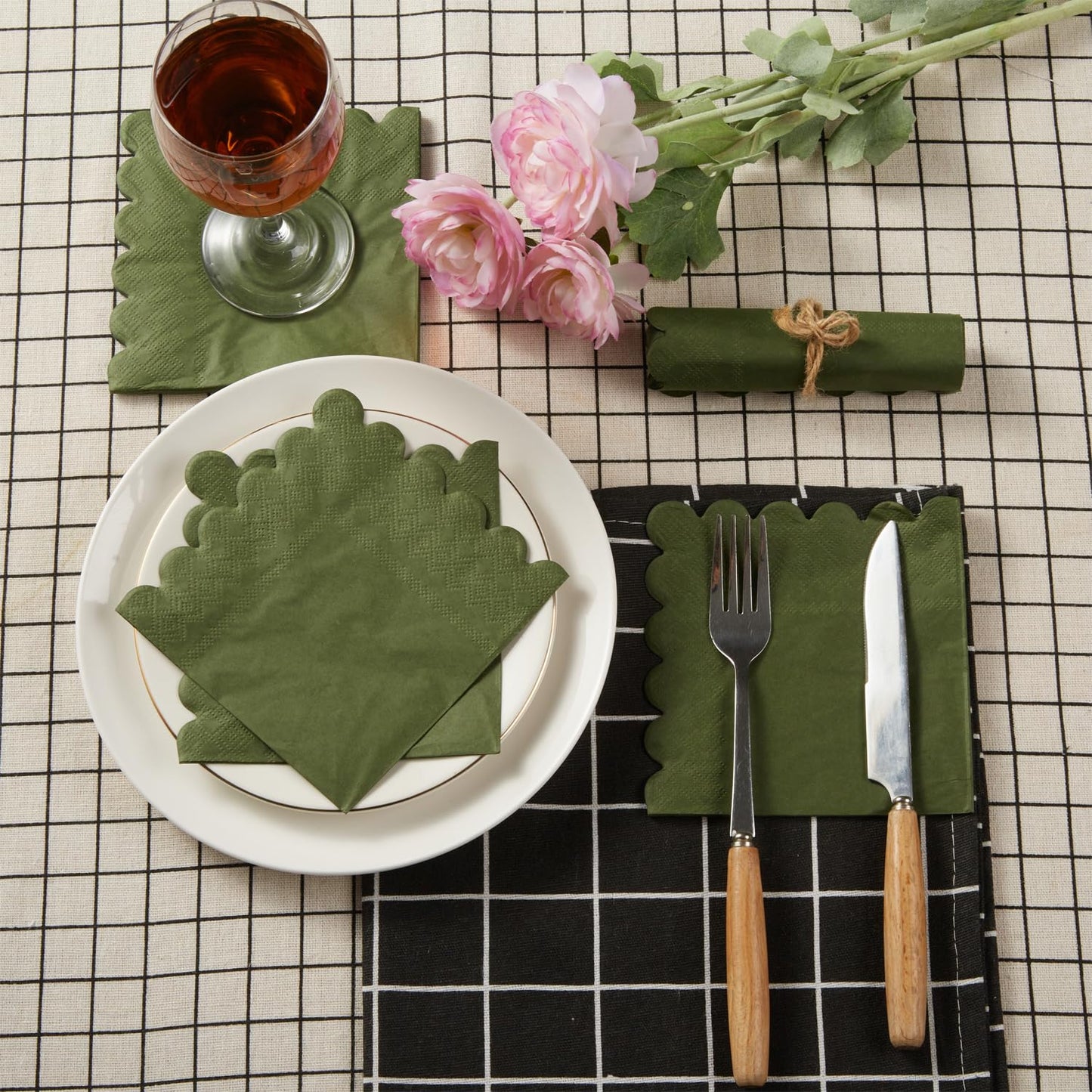 Green Scalloped Cocktail Napkins – 100‑Pack 2‑Ply 5x5"