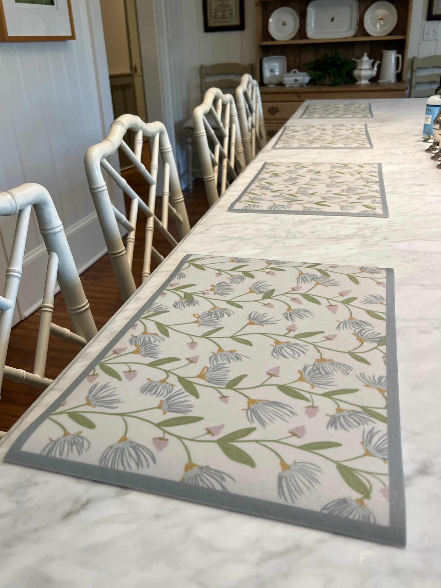 "Knollwood Cottage" Floral Vine Vinyl Placemat - 12" x 18"