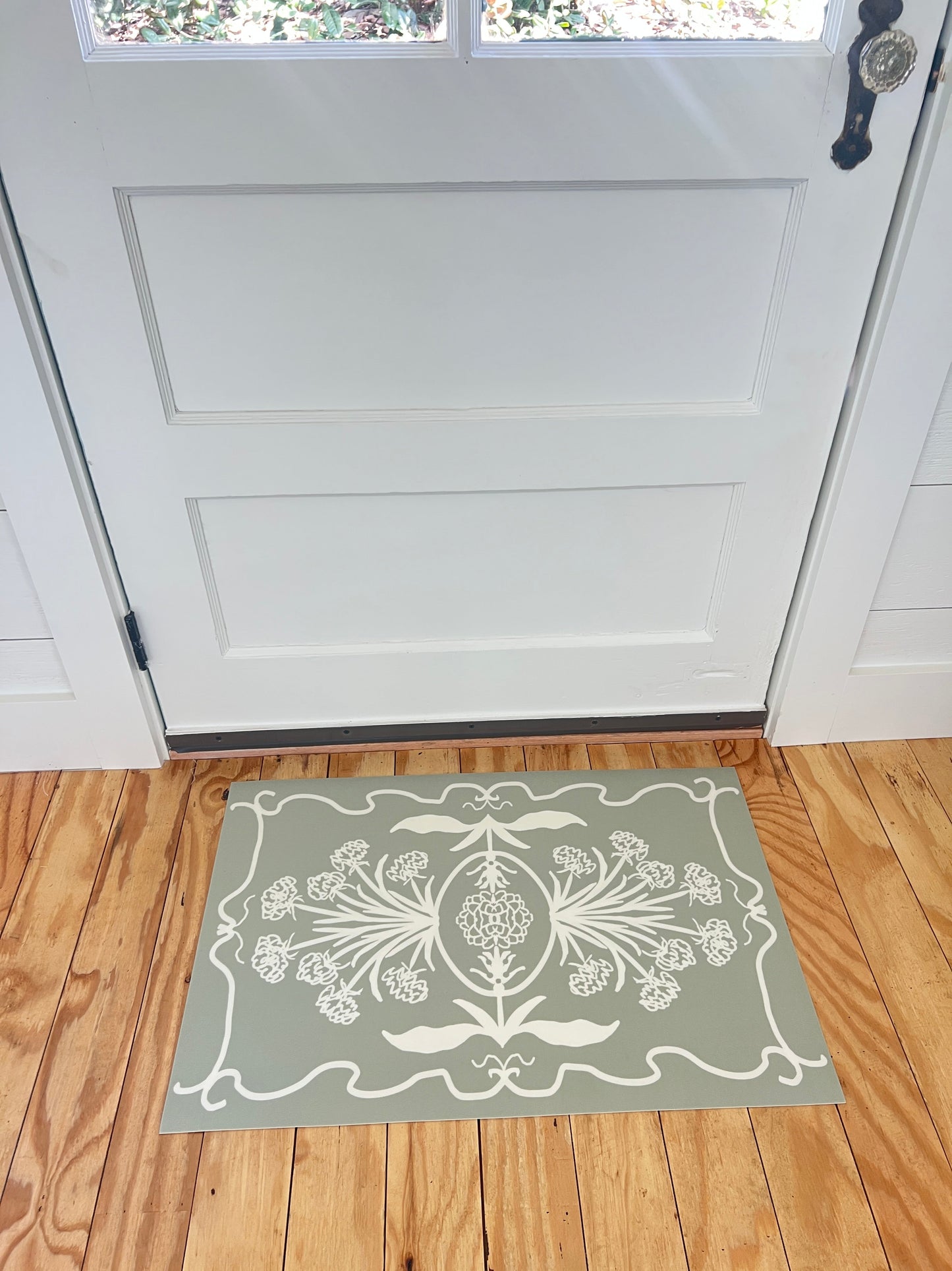 "Janie" Green and Off White Floral Vinyl Floor Mat - 20"x30"
