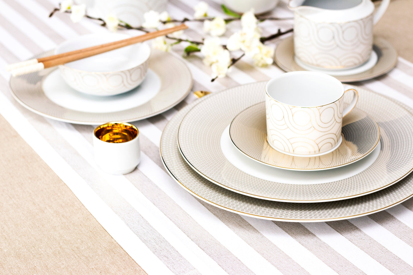 Infinity Tea Cup + Saucer (Set of 4)