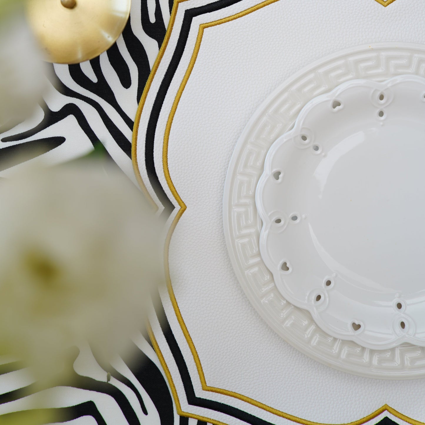 ZEAL WHITE BLACK & GOLD FAUX LEATHER PLACEMAT