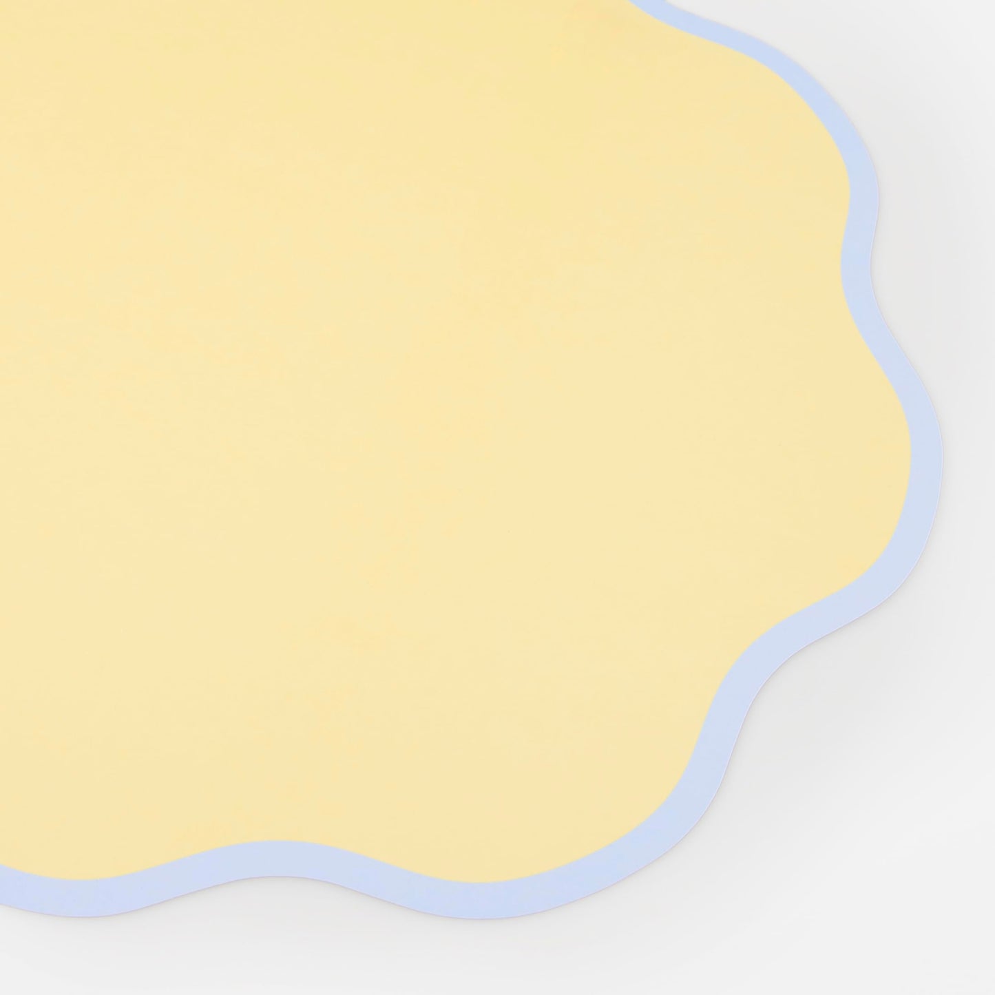 Meri Meri Pastel Wavy Round Placemats – Pack of 12, 14.9"