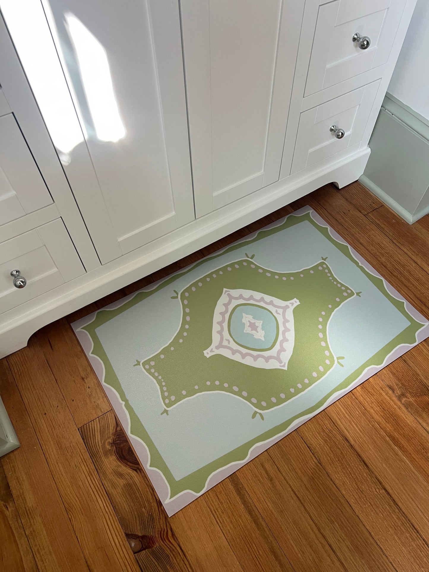 "Keaton" Modern Oushak Vinyl Floor Mat- 20"x30"