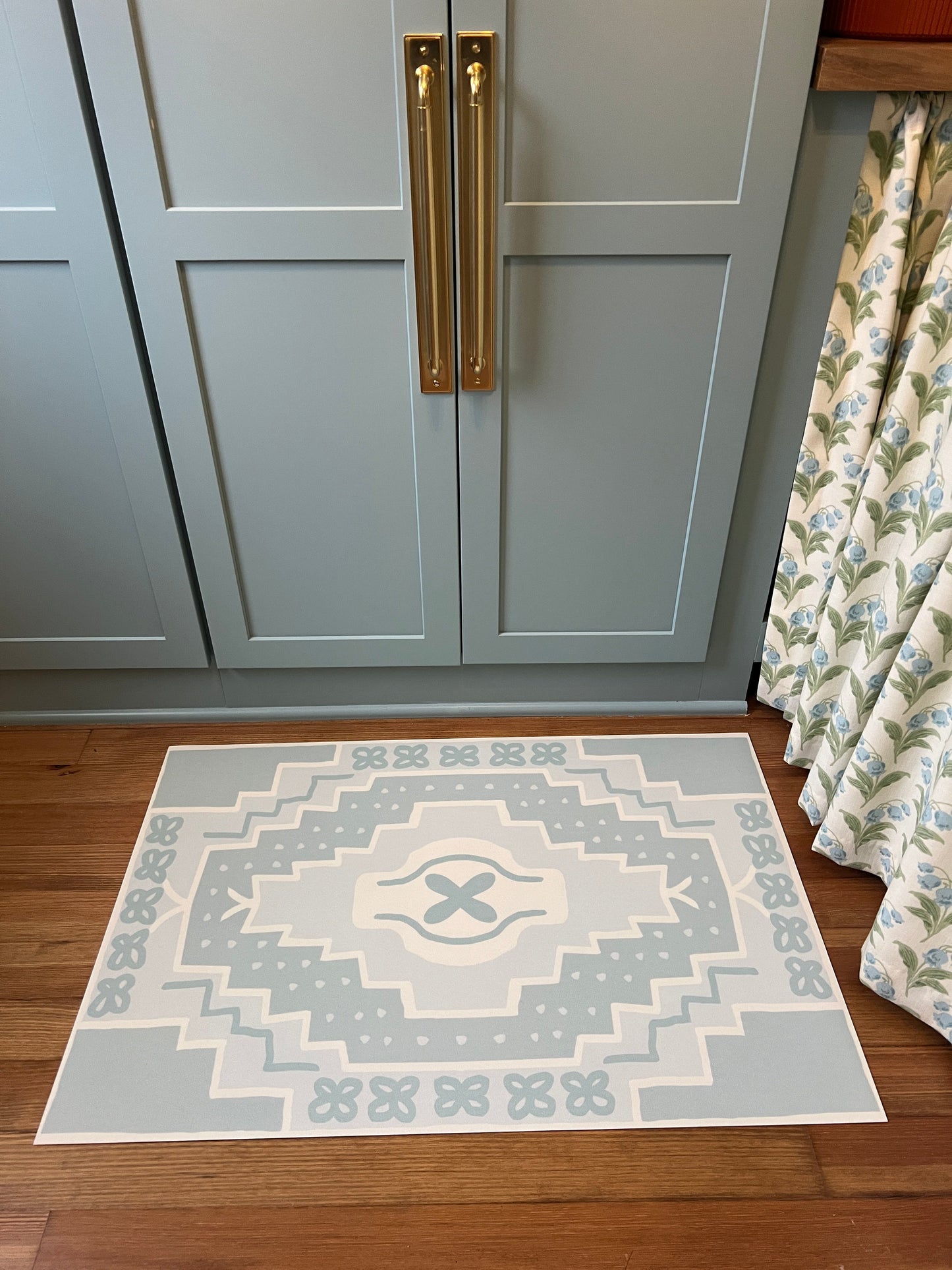 "Step It Up" Blue & White Coastal Cottage Vinyl Floor Mat - 24"x36"