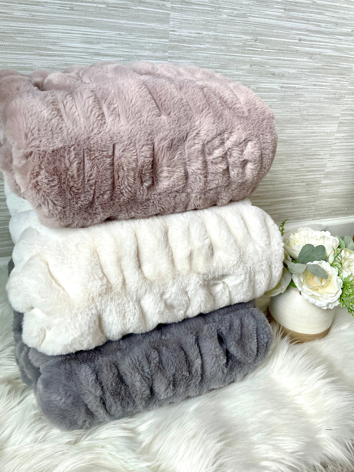 Gray Faux Fur Blanket - Large: 60"x72"