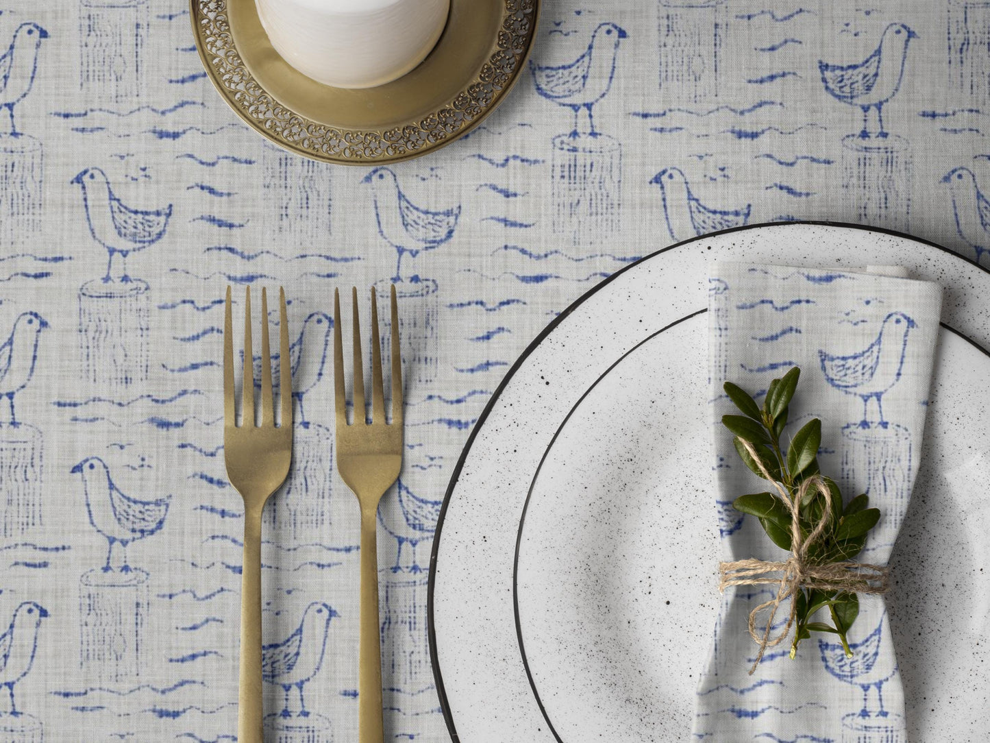 Coastal Table Runner, Seagulls Tablerunner, Coastal Decor, Placemats, Napkins, Tablecloth, Kitchen Decor, Dining Room Table
