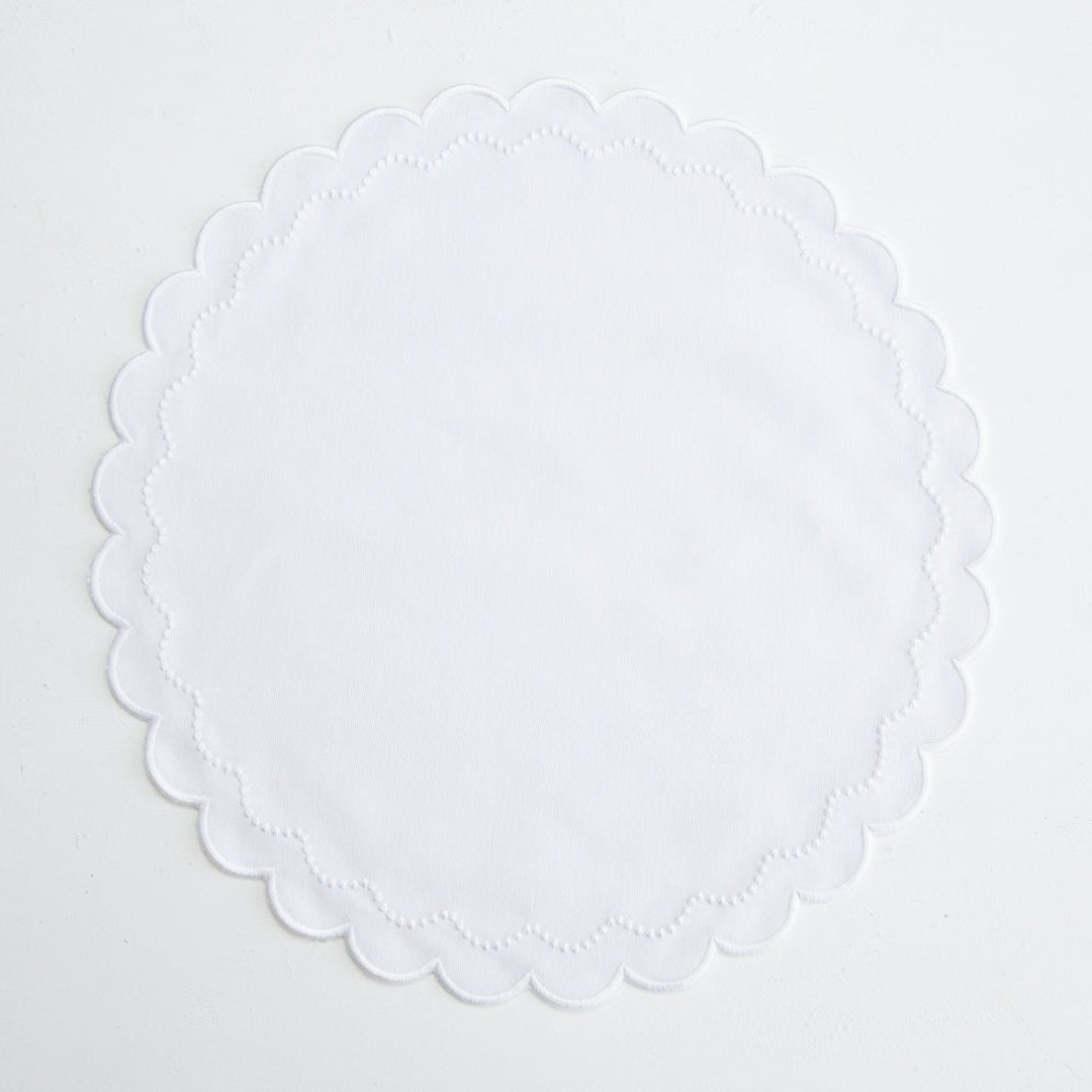 LILY WHITE ROUND FABRIC PLACEMAT & NAPKIN SET